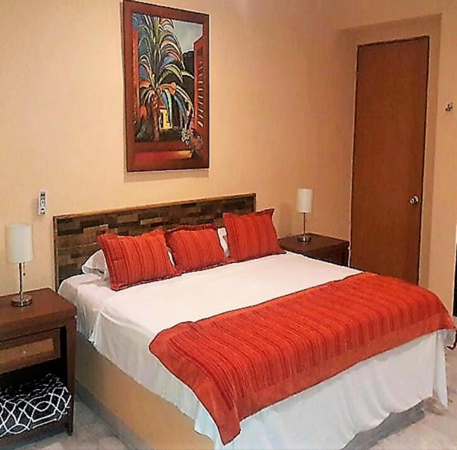 Hotel Versalles Suites Канкун Екстер'єр фото