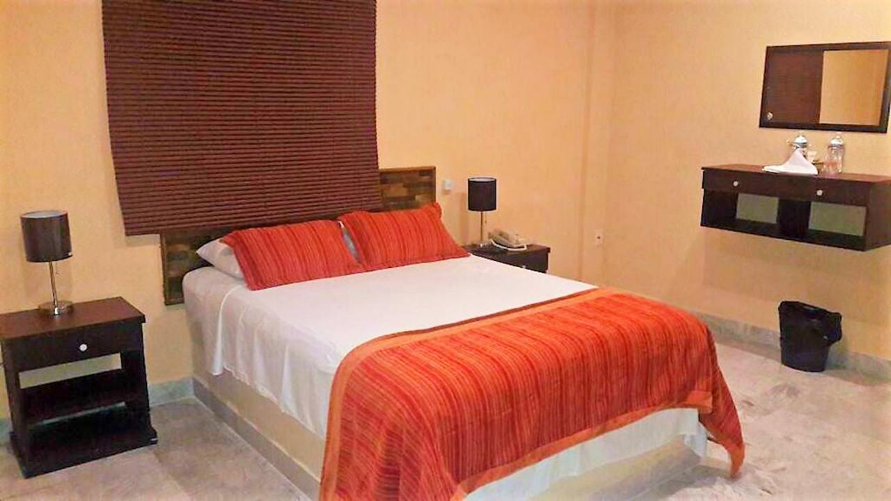 Hotel Versalles Suites Канкун Екстер'єр фото